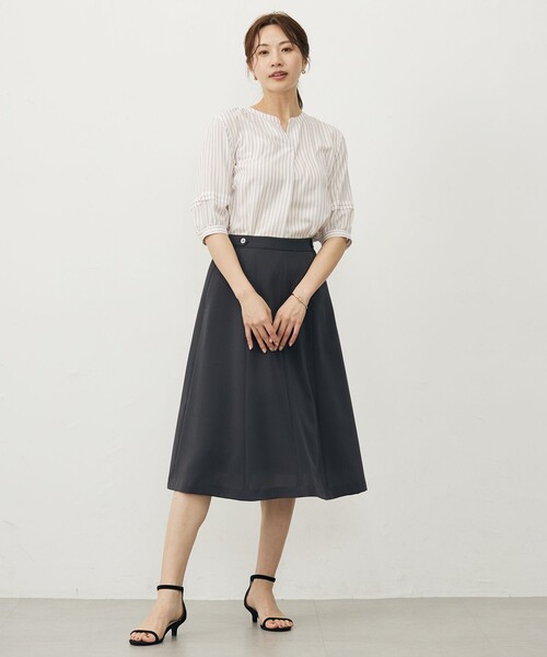 J.PRESS（ジェイプレス）の「【洗える】ウォッシャブルキュプラツイル キーネック ブラウス（シャツ/ブラウス・レディース・ブラック系3/ネイビー系1/パープル系3/ホワイト系1・T15/T13）」の8枚目の写真