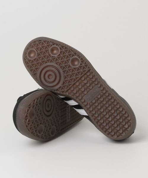 adidas（アディダス）の「adidas x ジェレミー・スコット・サンバ OG / adidas x Jeremy Scott Samba OG Shoes スニーカー アディダスオリジナルス adidas Originals（スニーカー・メンズ・ブラック・27.0cm/26.5cm/26.0cm/25.0cm/24.5cm/24.0cm/23.5cm/23.0cm/29.0cm/28.5cm/25.5cm/22.5cm/22.0cm/28.0cm/27.5cm）」の3枚目の写真