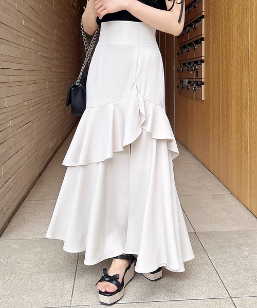 INGNI（イング）の「バックレースアップアシメスリットスカート／A（スカート・レディース・グレー/ブラック/ライトベージュ/ライトグリーン・FREE）」の3枚目の写真