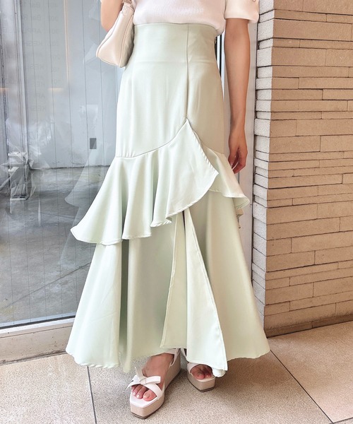 INGNI（イング）の「バックレースアップアシメスリットスカート／A（スカート・レディース・グレー/ブラック/ライトベージュ/ライトグリーン・FREE）」の4枚目の写真