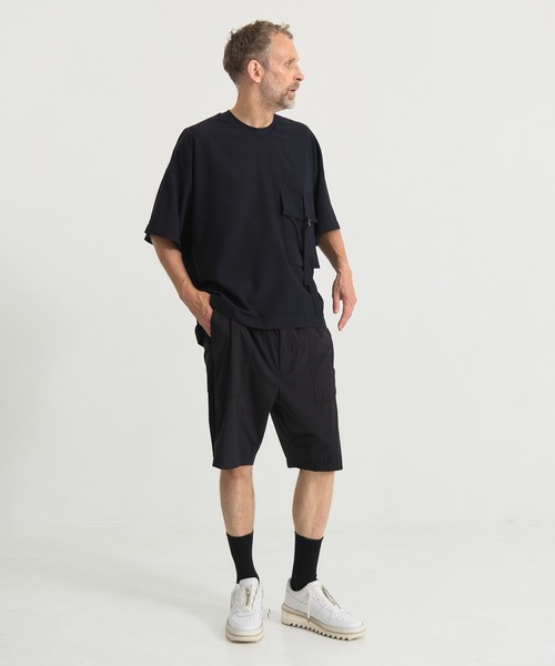 UJOH(ウジョー)の「【UJOH HOMME / ウジョーオム】別注Belt Pocket Cropped S/S TEE(Tシャツ/カットソー・メンズ・ブラック/ネイビー・4/5)」の13枚目の写真