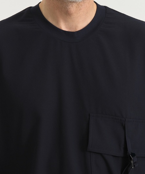 UJOH(ウジョー)の「【UJOH HOMME / ウジョーオム】別注Belt Pocket Cropped S/S TEE(Tシャツ/カットソー・メンズ・ブラック/ネイビー・4/5)」の9枚目の写真