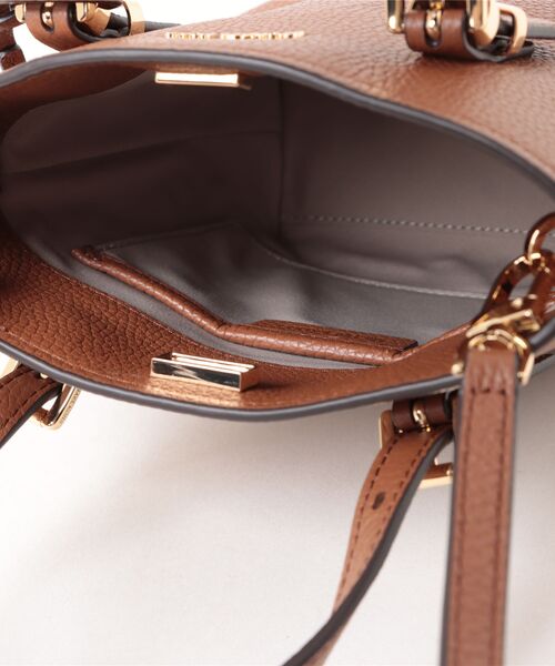 MICHAEL KORS(マイケルコース)の「QUINN トート クロスボディ エクストラスモール(ショルダーバッグ・レディース・ブラウン系・FREE)」の8枚目の写真