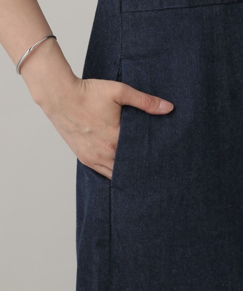 A part by(アパートバイ)の「Apbバックホールデニムワンピース(ワンピース・レディース・ネイビー/ボルドー・SMALL/MEDIUM)」の14枚目の写真