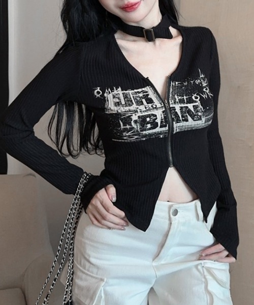 REMUR(レミュール)の「ネックベルトフロントジップ長袖トップス(Tシャツ/カットソー・レディース・ブラック/ベージュ・FREE)」の1枚目の写真