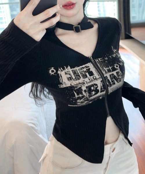 REMUR(レミュール)の「ネックベルトフロントジップ長袖トップス(Tシャツ/カットソー・レディース・ブラック/ベージュ・FREE)」の5枚目の写真