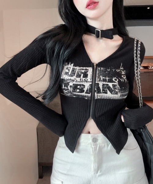REMUR(レミュール)の「ネックベルトフロントジップ長袖トップス(Tシャツ/カットソー・レディース・ブラック/ベージュ・FREE)」の10枚目の写真