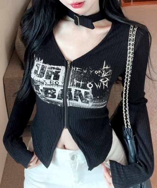 REMUR(レミュール)の「ネックベルトフロントジップ長袖トップス(Tシャツ/カットソー・レディース・ブラック/ベージュ・FREE)」の9枚目の写真