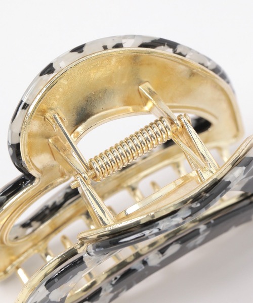 LAKOLE（ラコレ）の「くり抜きハートバンスクリップ / 572563（バレッタ/ヘアクリップ・レディース・ブラック/オフホワイト/ブルー・FREE）」の5枚目の写真