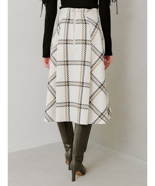 SNIDEL(スナイデル)の「Sustainableロービングチェックミドルスカート(スカート・レディース・レッド/ブラウン/アイボリー・0/1)」の14枚目の写真