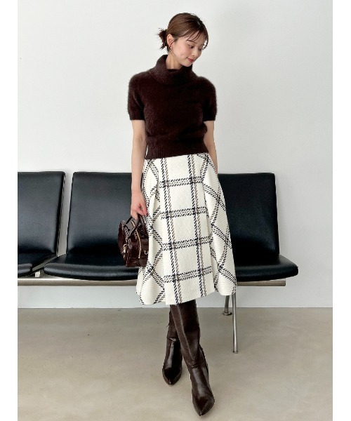 SNIDEL(スナイデル)の「Sustainableロービングチェックミドルスカート(スカート・レディース・レッド/ブラウン/アイボリー・0/1)」の9枚目の写真