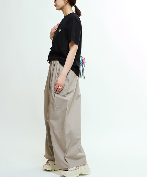 CONVERSE TOKYO（コンバーストウキョウ）の「GATHERED WIDE BALLOON PANTS（その他パンツ・レディース・ネイビー/アイボリー/チャコールグレー/ピンク/ベージュ・FREE）」の13枚目の写真