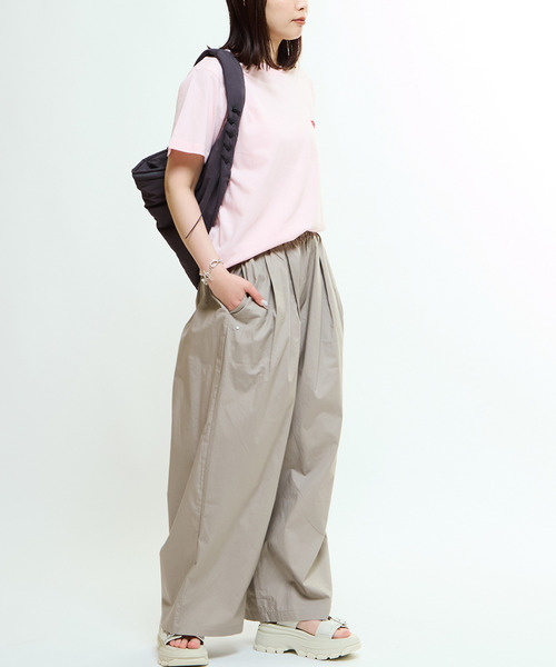 CONVERSE TOKYO（コンバーストウキョウ）の「GATHERED WIDE BALLOON PANTS（その他パンツ・レディース・ネイビー/アイボリー/チャコールグレー/ピンク/ベージュ・FREE）」の15枚目の写真