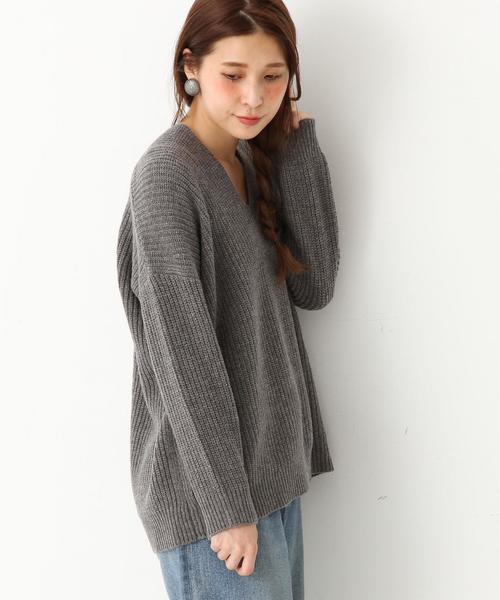 Another Edition（アナザーエディション）の「Vネック畦ヘンケイニットプルオーバー/ AEBC V/N アゼ ヘンケイ PO◆（ニット/セーター・レディース・ベージュ/グレー/ネイビー・フリー）」の2枚目の写真