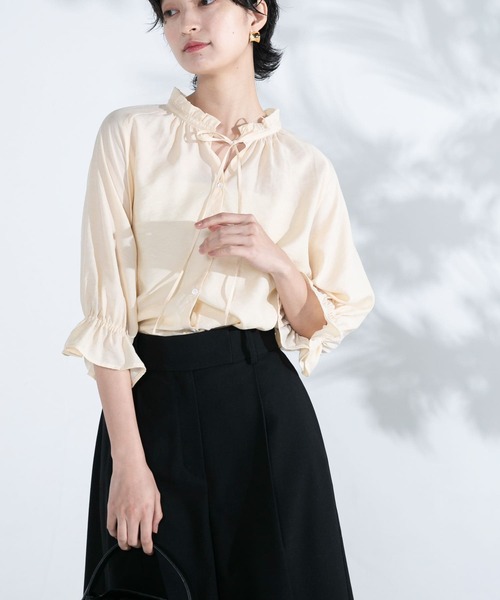 URBAN RESEARCH ROSSO WOMEN（アーバンリサーチ　ロッソ）の「クールタッチセミシアーフリルブラウス（シャツ/ブラウス・レディース・ブラック/オフホワイト/イエロー・FREE）」の5枚目の写真