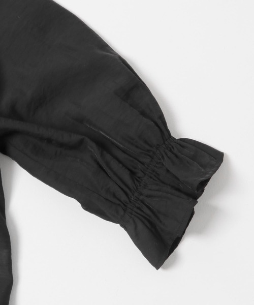 URBAN RESEARCH ROSSO WOMEN（アーバンリサーチ　ロッソ）の「クールタッチセミシアーフリルブラウス（シャツ/ブラウス・レディース・ブラック/オフホワイト/イエロー・FREE）」の14枚目の写真