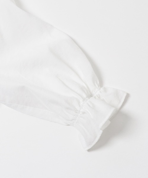 URBAN RESEARCH ROSSO WOMEN（アーバンリサーチ　ロッソ）の「クールタッチセミシアーフリルブラウス（シャツ/ブラウス・レディース・ブラック/オフホワイト/イエロー・FREE）」の15枚目の写真