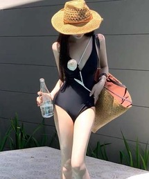 gossip！ロサンゼルス（ゴシップロサンゼルス）の「ローズモチーフ モノトーンスイムウェア（水着・レディース）」