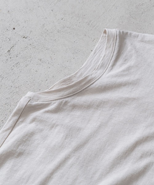 quadro(クオドロ)の「ハードツイスト天竺タンクトップ(Tシャツ/カットソー・レディース・ブラック/ホワイト/ベージュ・FREE)」の11枚目の写真