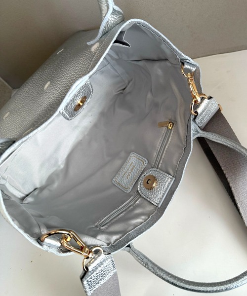 Q(キュー)の「牛革ドット2wayトート(トートバッグ・レディース・ブラック/シルバー・ONE SIZE)」の6枚目の写真