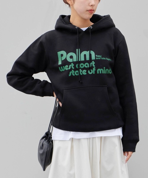 AO2(アオズ)の「Front Design Logo Hoodie / フロントデザイン ロゴフーディー(パーカー・レディース・ブラック/ネイビー/グレー・FREE)」の2枚目の写真