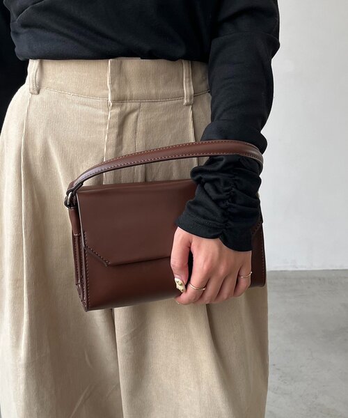 CAPRICIEUX LE'MAGE（カプリシューレマージュ）の「2ルームフラップバッグ（ショルダーバッグ・レディース・ブラック/ブラウン・FREE）」の8枚目の写真