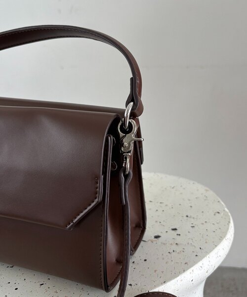 CAPRICIEUX LE'MAGE（カプリシューレマージュ）の「2ルームフラップバッグ（ショルダーバッグ・レディース・ブラック/ブラウン・FREE）」の14枚目の写真