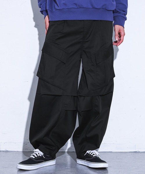 MDR（エムディアール）の「立体カーブ切替 ワイドカーゴパンツ（カーゴパンツ・メンズ・カーキ/ブラック・L/M）」の2枚目の写真