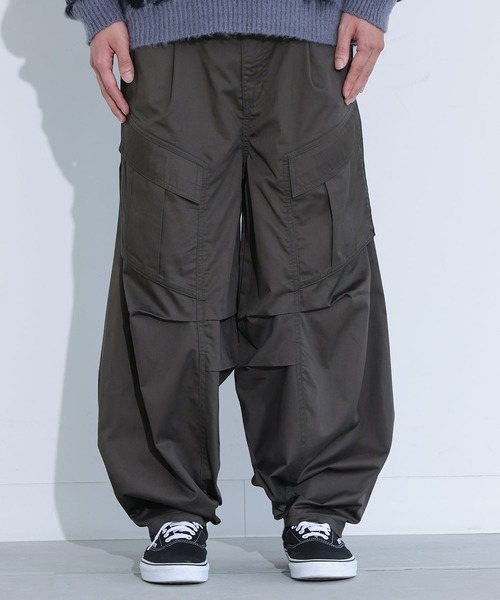 MDR（エムディアール）の「立体カーブ切替 ワイドカーゴパンツ（カーゴパンツ・メンズ・カーキ/ブラック・L/M）」の10枚目の写真