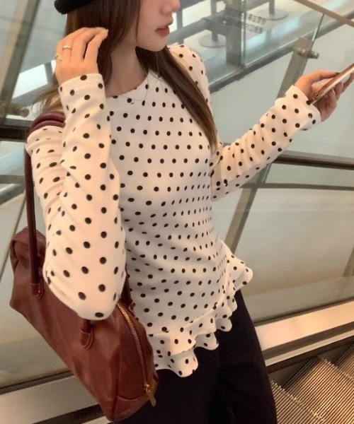 shyam inspiration(シャムインスピレーション)の「人気につき再登場!/ドット柄 フリルタイトロングTシャツ/ロンT/長袖/レイヤード(Tシャツ/カットソー・レディース・ホワイト・L/M)」の7枚目の写真
