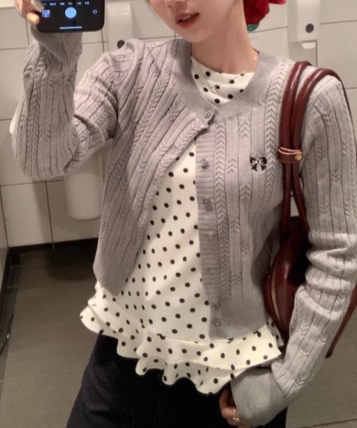 shyam inspiration(シャムインスピレーション)の「人気につき再登場!/ドット柄 フリルタイトロングTシャツ/ロンT/長袖/レイヤード(Tシャツ/カットソー・レディース・ホワイト・L/M)」の2枚目の写真