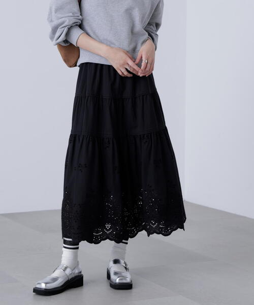 FREE'S MART（フリーズマート）の「◆エンブロイダリーティアードスカート（スカート・レディース・ブラック/ホワイト・SMALL/MEDIUM）」の2枚目の写真