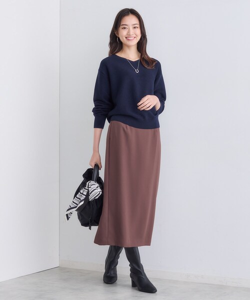 INDIVI（インディヴィ）の「【ウール混ラメ素材】Vネック煌めきニット（ニット/セーター・レディース・オフホワイト/ライトグレー系8/ブルー系5/ネイビー/ボルドー・05/38/34/15 /13/19）」の17枚目の写真