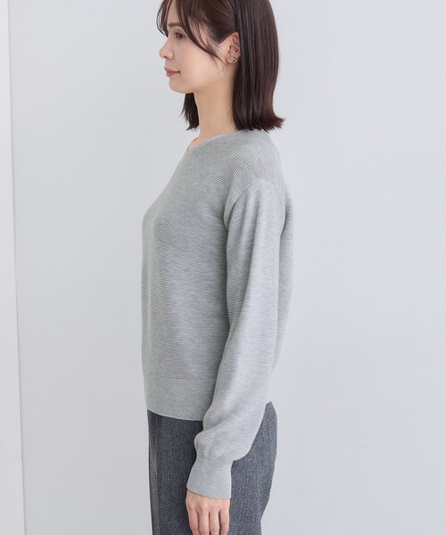 INDIVI(インディヴィ)の「【ウール混ラメ素材】Vネック煌めきニット(ニット/セーター・レディース・オフホワイト/ライトグレー系8/ブルー系5/ネイビー/ボルドー・05/38/34/15 /13/19)」の14枚目の写真