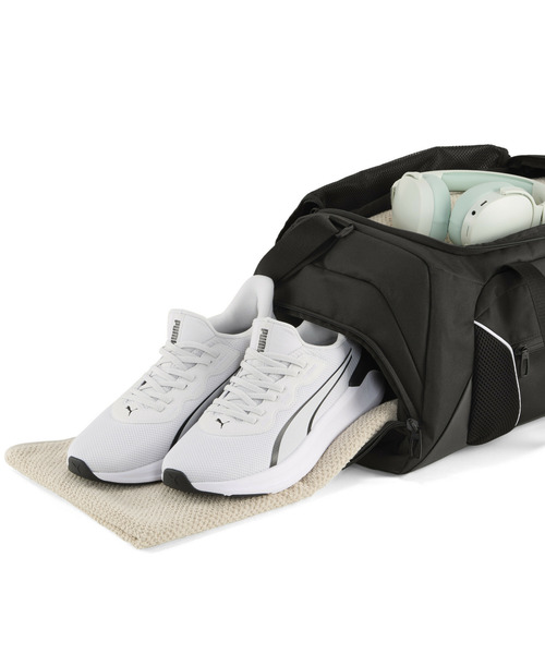 PUMA(プーマ)の「PUMA プーマ ユニセックス BMW MMS ダッフルバッグ 34L(ショルダーバッグ・メンズ・ブラック・フリー)」の5枚目の写真
