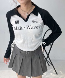 AS KNOW AS plus（アズノゥアズプラス）の「♪V衿ネック サイドリボン ロゴプルオーバー（Tシャツ/カットソー・レディース）」