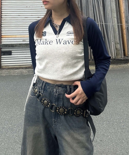 AS KNOW AS plus（アズノゥアズプラス）の「♪V衿ネック サイドリボン ロゴプルオーバー（Tシャツ/カットソー・レディース・ブラウン系/ブラック系/ネイビー系/カーキ系/ネイビー系1/ブラウン系1/グリーン系1・FREE）」の6枚目の写真