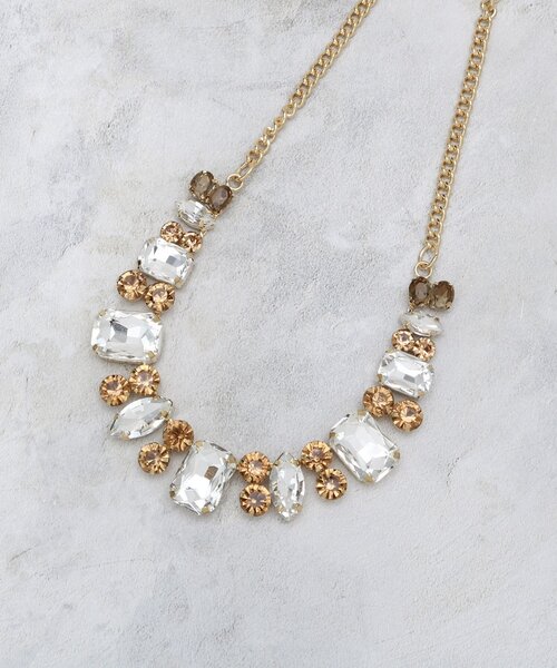 OPAQUE.CLIP（オペークドットクリップ）の「キラキラビジューショートネックレス（ネックレス・レディース・ゴールド/シルバー・00）」の4枚目の写真