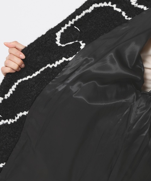 mysty woman（ミスティウーマン）の「線描きモノトーンコート 588895（ステンカラーコート・レディース・ホワイト/ブラック・FREE）」の15枚目の写真