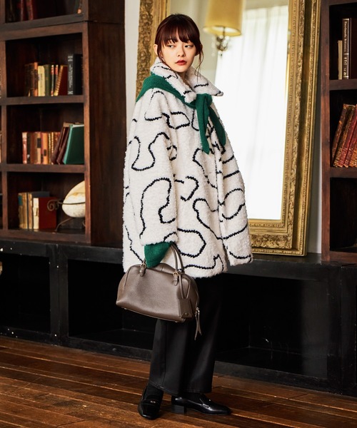 mysty woman（ミスティウーマン）の「線描きモノトーンコート 588895（ステンカラーコート・レディース・ホワイト/ブラック・FREE）」の19枚目の写真