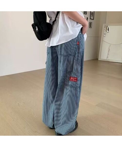 I.O.E(アイオイ)の「オーバーワイドストライプコットンパンツ(チノパンツ・レディース・ブルー・M/S)」の6枚目の写真