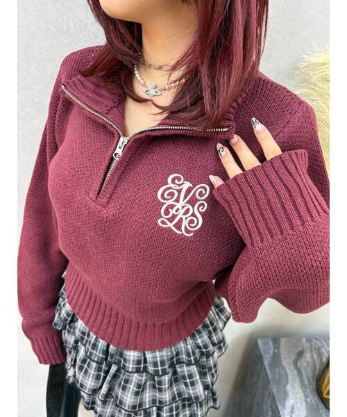 EVRIS（エヴリス）の「ワンポイントハーフジップショートニットトップス（ニット/セーター・レディース・アイボリー/ブラウン/ボルドー/グレー/ブラック・FREE）」の22枚目の写真