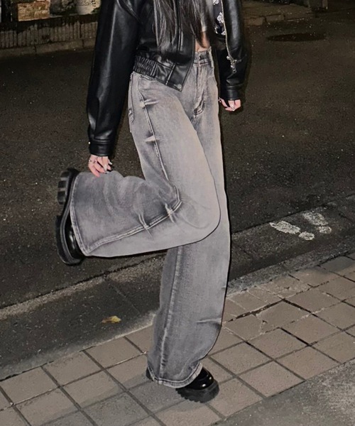 Flugge(フラッジー)の「ウォッシュバギーデニム(デニムパンツ・レディース・ブルー/ブラック・SMALL/MEDIUM)」の1枚目の写真