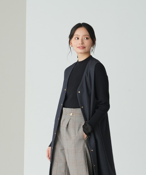 TRUDEA（トルディア）の「Vネックロングジレ（その他アウター・レディース・チャコールグレー/ブラック/キャメル・MEDIUM）」の9枚目の写真