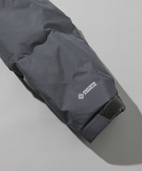 +phenix(プラスフェニックス)の「+phenix/プラスフェニックス 別注 GORE-TEX WINDSTOPPER DOWN JACKET/ゴアテックス ウインドストッパー ダウンジャケット(ダウンジャケット/コート・メンズ・ベージュ系/ブラック/チャコールグレー・SMALL/MEDIUM/LARGE)」の9枚目の写真