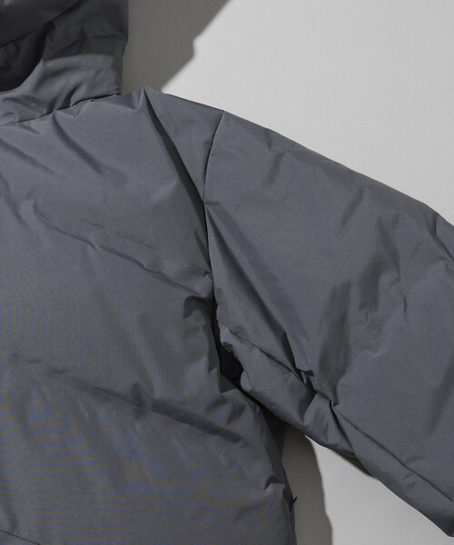 +phenix(プラスフェニックス)の「+phenix/プラスフェニックス 別注 GORE-TEX WINDSTOPPER DOWN JACKET/ゴアテックス ウインドストッパー ダウンジャケット(ダウンジャケット/コート・メンズ・ベージュ系/ブラック/チャコールグレー・SMALL/MEDIUM/LARGE)」の10枚目の写真