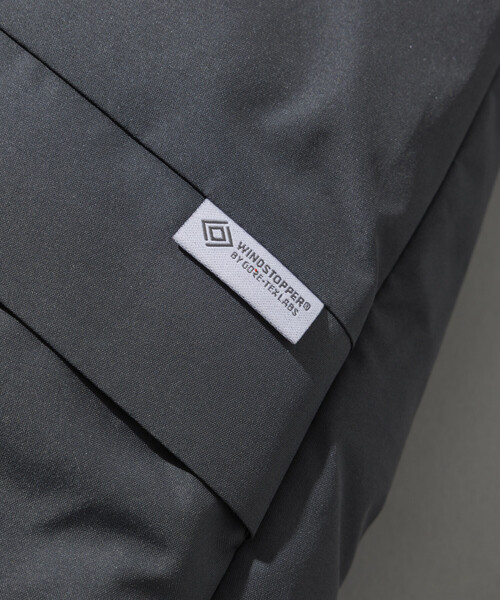 +phenix(プラスフェニックス)の「+phenix/プラスフェニックス 別注 GORE-TEX WINDSTOPPER DOWN JACKET/ゴアテックス ウインドストッパー ダウンジャケット(ダウンジャケット/コート・メンズ・ベージュ系/ブラック/チャコールグレー・SMALL/MEDIUM/LARGE)」の13枚目の写真