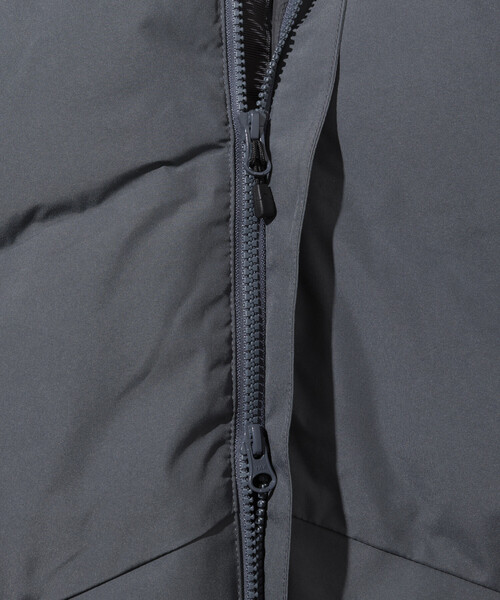 +phenix(プラスフェニックス)の「+phenix/プラスフェニックス 別注 GORE-TEX WINDSTOPPER DOWN JACKET/ゴアテックス ウインドストッパー ダウンジャケット(ダウンジャケット/コート・メンズ・ベージュ系/ブラック/チャコールグレー・SMALL/MEDIUM/LARGE)」の15枚目の写真