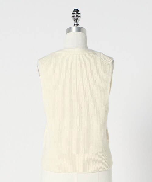 LOEFF（ロエフ）の「＜LOEFF＞スリットネック ベスト（ニット/セーター・レディース・ネイビー・FREE）」の5枚目の写真