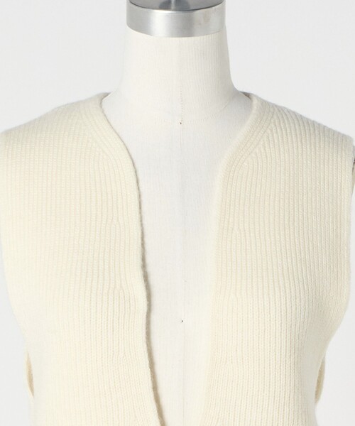 LOEFF（ロエフ）の「＜LOEFF＞スリットネック ベスト（ニット/セーター・レディース・ネイビー・FREE）」の6枚目の写真